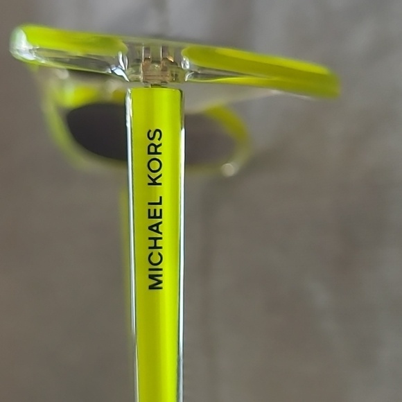 Michael Kors Citrus Caicos Sunglasses. Unisex. - Picture 2 of 7